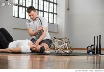 바디앤페이스 밸런스테라피(Body&Face) | 696190698 | 게티이미지코리아 | Alternative Therapy With Pressure Point Stick To Balance The Body Royalty-Free 이미지