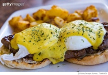 726864071 | 게티이미지코리아 | Close-Up Of Eggs Benedict With Sirloin Steak Served In Plate Royalty-Free 이미지