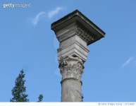 727138837 | 게티이미지코리아 | Low Angle View Of Columns Against Blue Sky Royalty-Free 이미지