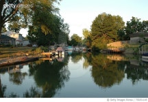730251145 | 게티이미지코리아 | Scenic View Of Lake By Trees Against Sky Royalty-Free 이미지