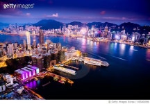 695466998 | 게티이미지코리아 | Aerial night view of Hong Kong skyline Royalty-Free 이미지