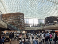 코엑스몰에 이색 공간 등장…5만여권 갖춘 열린 도서관 북적 | TENANT news