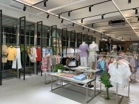 신규 여성복 마켓식스는 몰(MALL)에 최적화한 브랜드입니다. | TENANT news