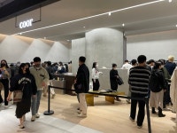 쿠어(COOR), 무신사와 더현대서울서 매출 톱(TOP) 순위에 올라 | TENANT news