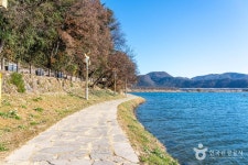 영남루 수변공원길 레저스포츠 정보와 주변 관광 명소 및 근처 맛집 여행 정보