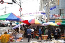 민속풍물시장 쇼핑 정보와 주변 관광 명소 및 근처 맛집 여행 정보