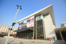 Seongnam Arts Center (성남아트센터) - Culture - Korea travel and tourism information