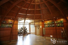 Korea National Arboretum and Forest Museum (Gwangneung Forest) (국립수목원 (광릉숲)) - Sightseeing - Korea travel and tourism... 