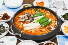 우미관 숯불구이 막국수 - 주변 여행 및 근처 관광 명소 - 국내 여행 정보와 관광 명소 정보