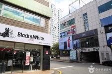 Haeundae Rodeo Street (해운대 로데오거리) - Shopping - Korea travel and tourism information
