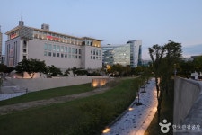 Dongdaemun History & Culture Park (동대문역사문화공원) - Sightseeing - Korea travel and tourism information