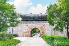 홍지문 및 탕춘대성 관광 정보와 주변 관광 명소 및 근처 맛집 여행 정보