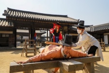 Korean Folk Village Welcome to Joseon (한국민속촌 봄 축제, 웰컴투조선) - Festivals - Korea travel and tourism information... 