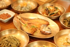 열두대문 계절밥상 음식점 정보와 주변 관광 명소 및 근처 맛집 여행 정보