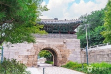 홍지문 및 탕춘대성 관광 정보와 주변 관광 명소 및 근처 맛집 여행 정보