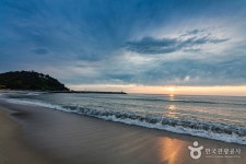 注文津灯台（주문진 등대） - 観光 - 韓国旅行・観光情報
