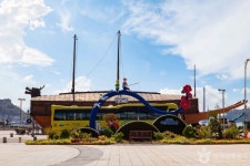 Yi Sunsin Square (이순신광장) - Sightseeing - Korea travel and tourism information