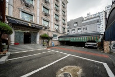 톰지모텔 숙박 정보와 주변 관광 명소 및 근처 맛집 여행 정보