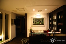 Garosu Therapy (Formerly, The Massage) (가로수테라피(구, 더마사지)) - Sightseeing - Korea travel and tourism information