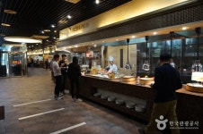 Busan Jagalchi Festival (부산 자갈치축제) - Festivals - Korea travel and tourism information