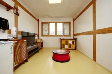 Daeseung Hanji Village & Hanok Traditional Culture Experience Center (대승한지마을한옥전통문화체험관) - Accommodation... 