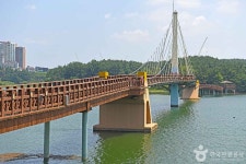은파 물빛다리 관광 정보와 주변 관광 명소 및 근처 맛집 여행 정보