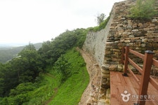 Boeun Samnyeonsanseong Fortress (보은 삼년산성) - Sightseeing - Korea travel and tourism information