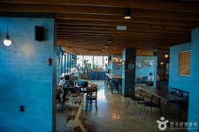 On the Stone Brunch Café Jeju Seongsan Branch (온더스톤브런치카페 제주성산점) - Restaurant - Korea travel and tourism... 