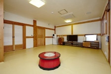 Daeseung Hanji Village & Hanok Traditional Culture Experience Center (대승한지마을한옥전통문화체험관) - Accommodation... 