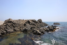 Jusangjeolli Cliff of Gangdong Hwaam Village (강동 화암 주상절리) - Sightseeing - Korea travel and tourism information