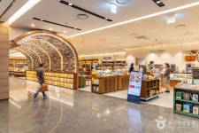 아크앤북 TP타워여의도점 쇼핑 정보와 주변 관광 명소 및 근처 맛집 여행 정보