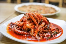왕홍두깨연칼국수 음식점 정보와 주변 관광 명소 및 근처 맛집 여행 정보