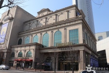Charlotte Theater (샤롯데씨어터) - Culture - Korea travel and tourism information