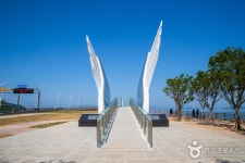 1004 (Cheonsa) Bridge (천사대교) - Sightseeing - Korea travel and tourism information