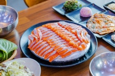 팔석정송어횟집 음식점 정보와 주변 관광 명소 및 근처 맛집 여행 정보