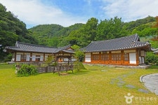 율리휴양촌 관광 정보와 주변 관광 명소 및 근처 맛집 여행 정보