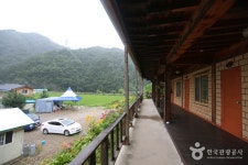 강변에서 황토콘도 숙박 정보와 주변 관광 명소 및 근처 맛집 여행 정보