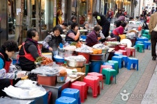 Gukje Market Food Street (국제시장 먹자골목) - Sightseeing - Korea travel and tourism information