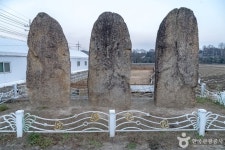 사암리선돌 관광 정보와 주변 관광 명소 및 근처 맛집 여행 정보