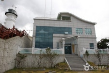 Jumunjin Lighthouse (주문진 등대) - Sightseeing - Korea travel and tourism information