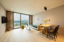 더위크앤리조트 (THE WEEK & RESORT) 숙박 정보와 주변 관광 명소 및 근처 맛집 여행 정보