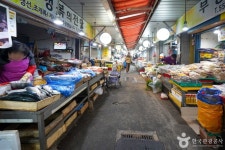 온천시장 쇼핑 정보와 주변 관광 명소 및 근처 맛집 여행 정보