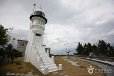 Jumunjin Lighthouse (주문진 등대) - Sightseeing - Korea travel and tourism information
