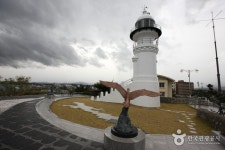 Jumunjin Lighthouse (주문진 등대) - Sightseeing - Korea travel and tourism information