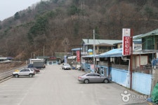 강변횟집 음식점 정보와 주변 관광 명소 및 근처 맛집 여행 정보