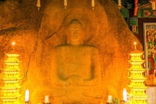 운천사마애여래좌상 관광 정보와 주변 관광 명소 및 근처 맛집 여행 정보