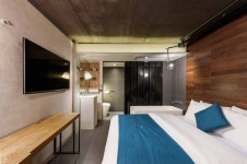 딜라이트 호텔 숙박 정보와 주변 관광 명소 및 근처 맛집 여행 정보