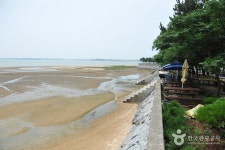 Tommeori Beach (톱머리 해수욕장) - Sightseeing - Korea travel and tourism information
