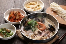 해물왕창칼국수 음식점 정보와 주변 관광 명소 및 근처 맛집 여행 정보