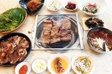 모범갈비 음식점 정보와 주변 관광 명소 및 근처 맛집 여행 정보